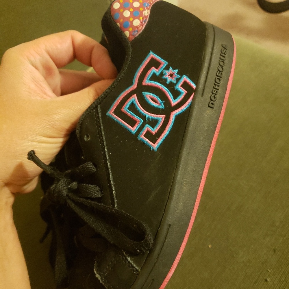 Girls size 2 DC shoes